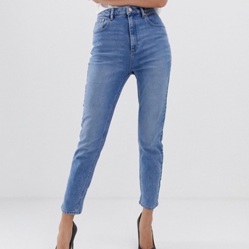 ASOS Fairleigh High Waist Slim Mom Jean Light Wash